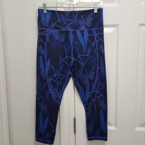 Palm leaf print capri leggings